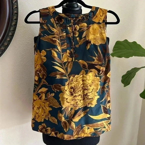 Tory Burch Sleeveless Silk-Blend 1/4 Signature Button Top Blouse Size 2 - Picture 16 of 16
